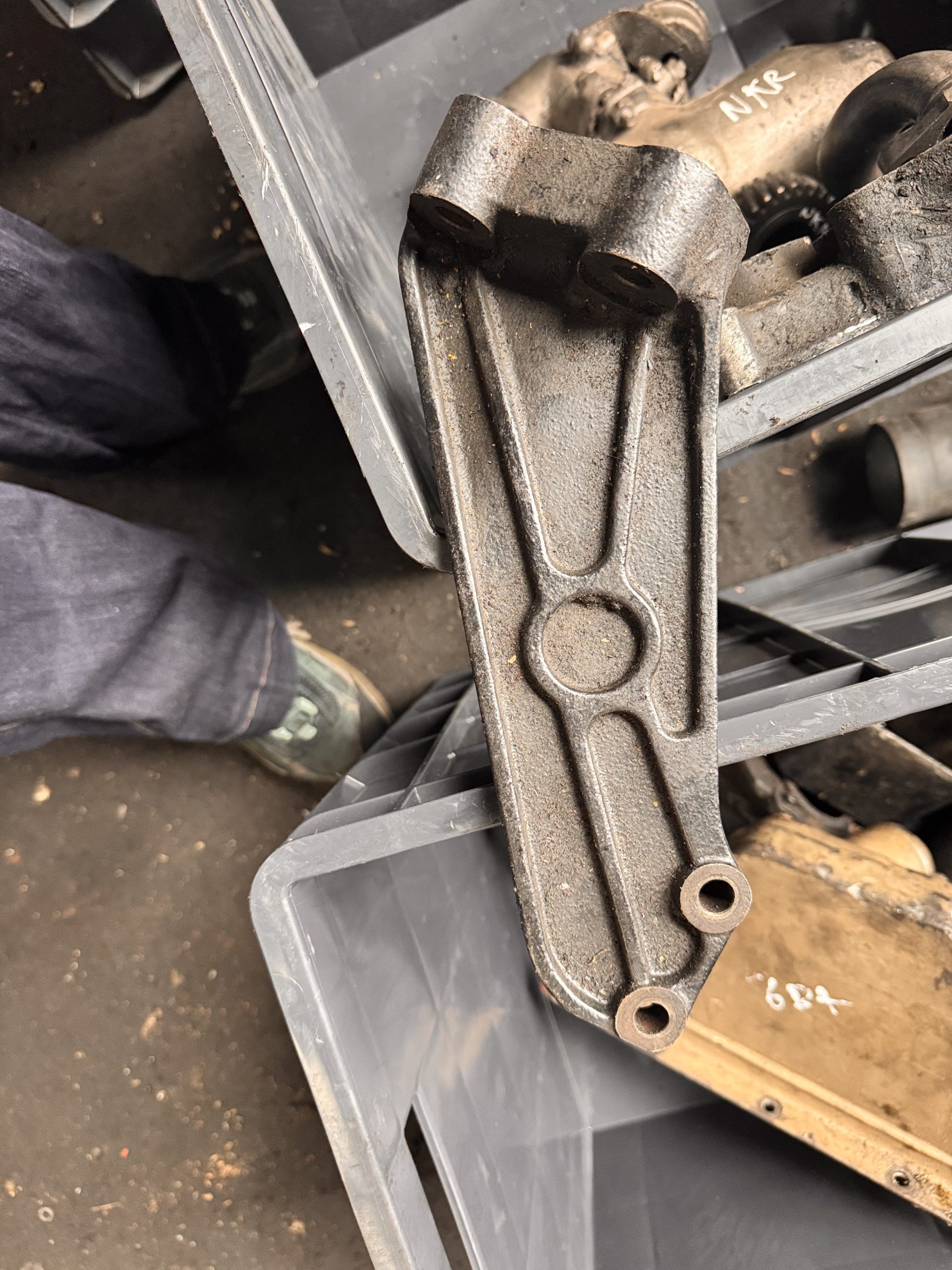 🔧🔥 SOPORTES (MACHETES) DE CAJA PARA Chevrolet NKR / Isuzu NKR 🔥🔧 - Imagen 3