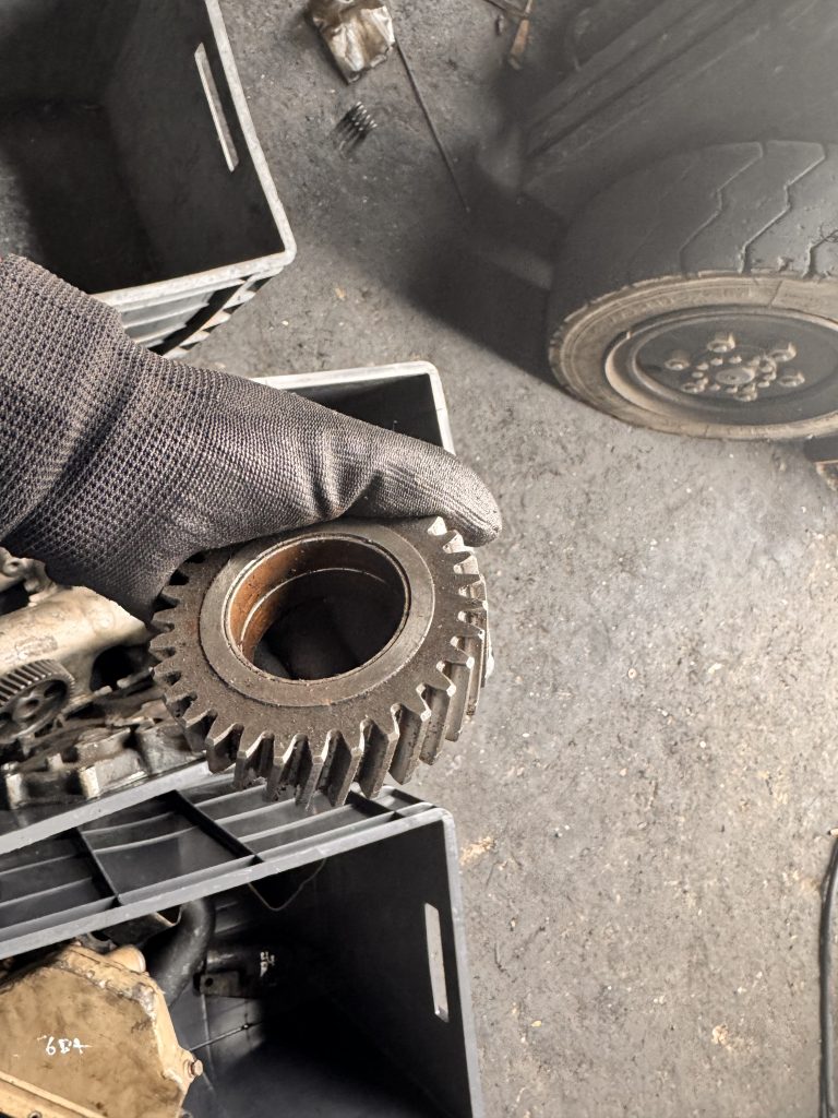 ⚙️🔥 PIÑONES DE REPARTICIÓN PARA Chevrolet NKR / Isuzu NKR 🔥⚙️ ¿Tu caja presenta ruido, desgaste o falla en los cambios?